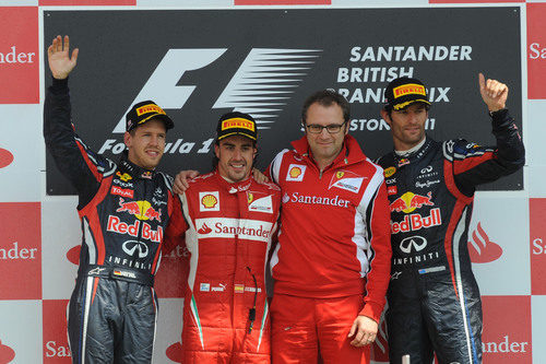 Alonso 1º, Vettel 2º y Webber 3º en el GP de Gran Bretaña 2011