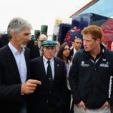 Damon Hill, Jackie Stewart y el Príncipe Harry en Silverstone 2011