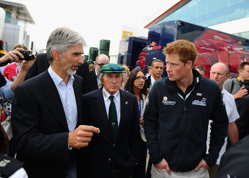 Damon Hill, Jackie Stewart y el Príncipe Harry en Silverstone 2011