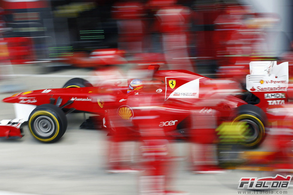 Parada en boxes para Alonso en el GP de Gran Bretaña 2011