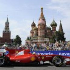 La plaza roja de Moscú es roja Ferrari por un día