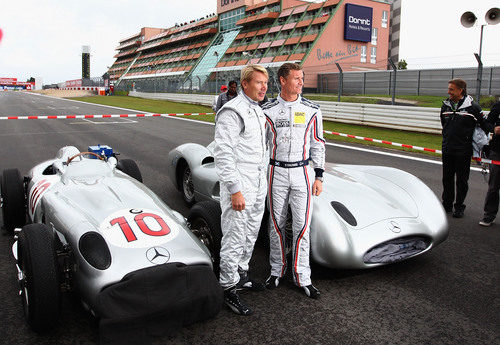 Mika Häkkinen y David Coulthard con los coches clásicos de Mercedes en Nürburgring