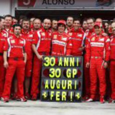 Ferrari celebra el 30 cumpleaños de Fernando Alonso