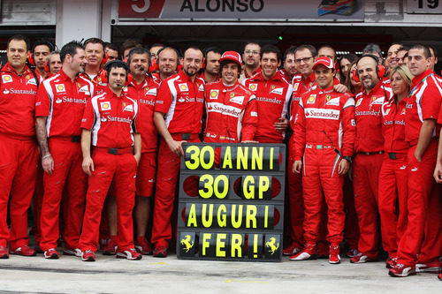 Ferrari celebra el 30 cumpleaños de Fernando Alonso