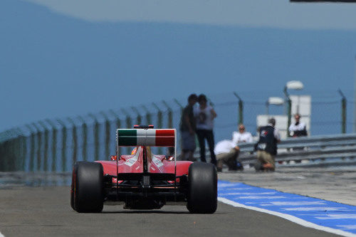 Fernando Alonso rueda el sábado en el GP de Hungría 2011