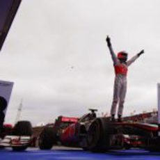 Jenson Button gana el GP de Hungría 2011