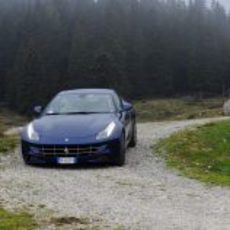 Alonso llega al Wrooom Summer 2011 en su Ferrari FF