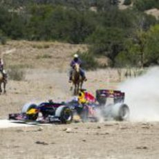 Los 'cowboys' persiguen al RB5 de Coulthard