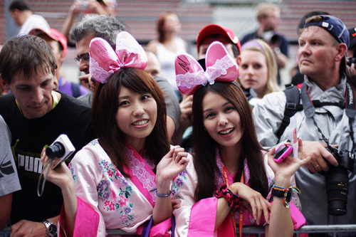 Aficionadas japonesas en el GP de Bélgica 2011