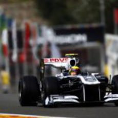 Maldonado en la sesión de clasificación del GP de Bélgica 2011