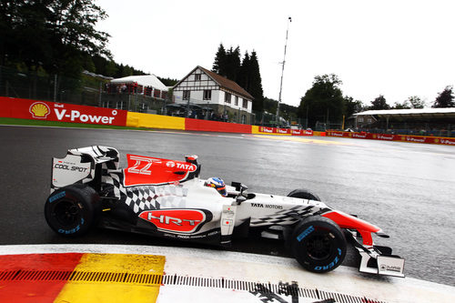 Daniel Ricciardo con ruedas de agua en Spa 2011