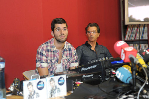 'DJ Squire' en la rueda de prensa de Barcelona