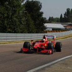 Jules Bianchi rueda en Fiorano con el F60