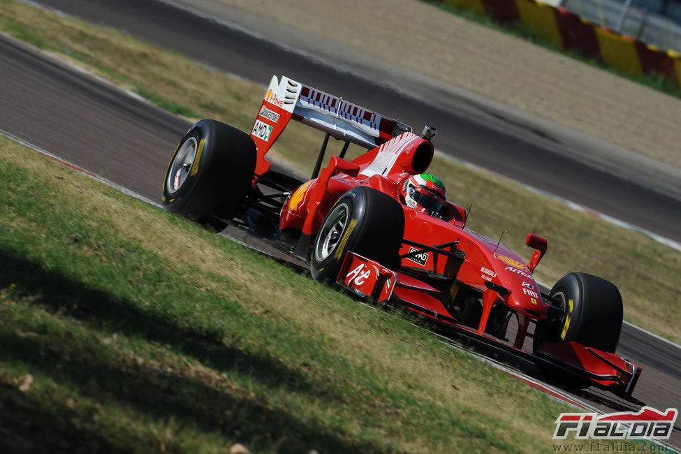 El F60 de Ferrari en Fiorano con Sergio Pérez al volante