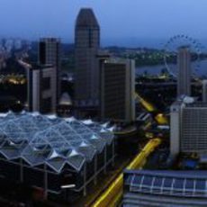 Cae la noche en Marina Bay