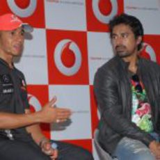 Lewis Hamilton presenta en Bangalore su primera exhibición en India