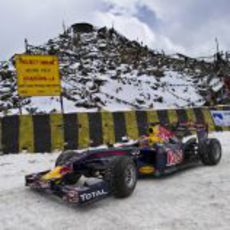 Un monoplaza de Red Bull en Khardung-La