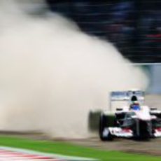 Sergio Pérez se sale de pista en los entrenamientos de Suzuka