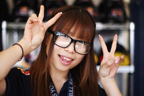 Una de las chicas de Red Bull en el GP de Japón 2011