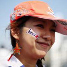 Una aficionada japonesa fan de Jenson Button