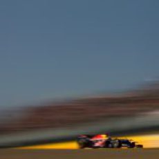 Sebastian Vettel en pista, buscando el bicampeonato