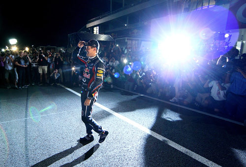 Sebastian Vettel celebra su título en Suzuka