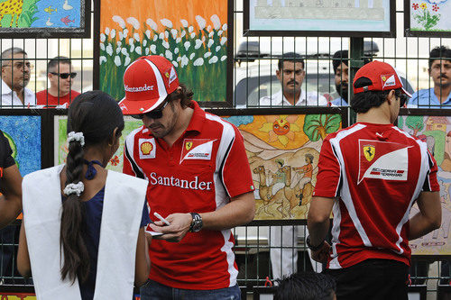 Alonso y Massa en un acto el jueves en el circuito de Buddh