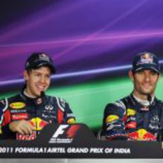 Vettel y Webber en la rueda de prensa tras la clasificación de India