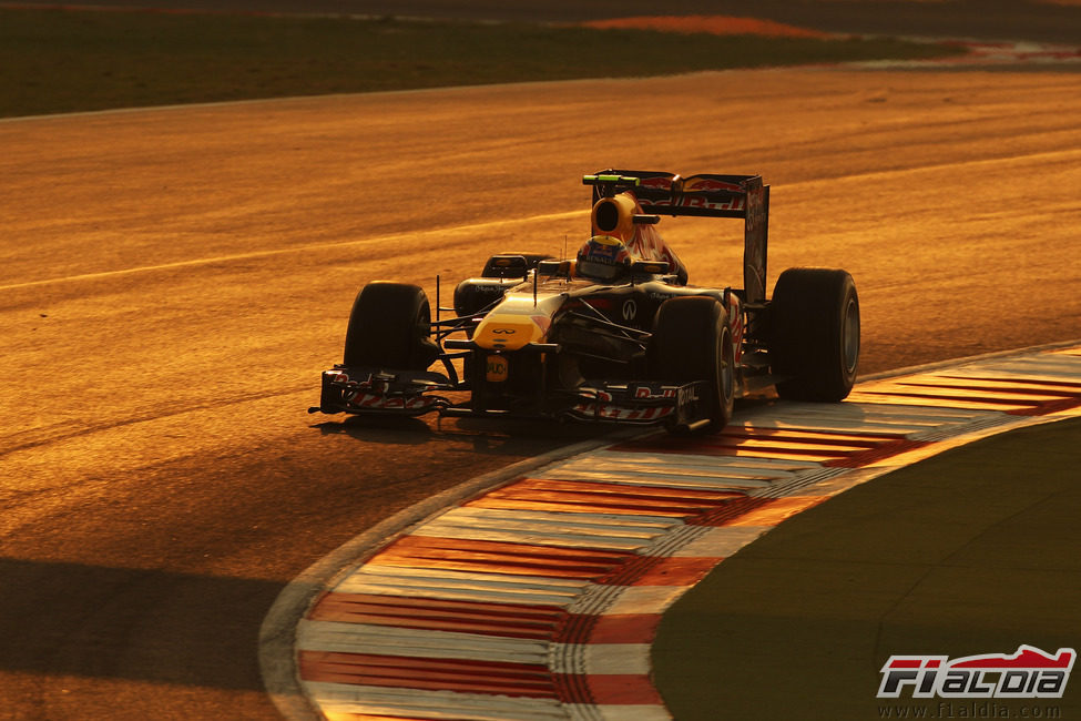 Mark Webber busca llegar al podio en el GP de India 2011