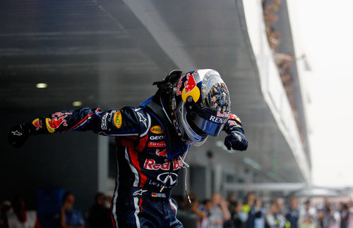 Vettel celebra su 11ª victoria de 2011 en India