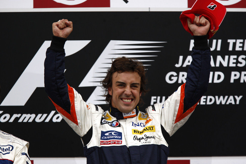 Alonso en la más alto del podio