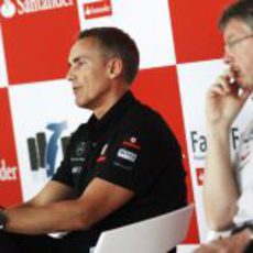 Whitmarsh habla en el encuentro de la FOTA con los aficionados