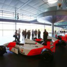 Los mejores coches de McLaren presidieron el acto de la FOTA