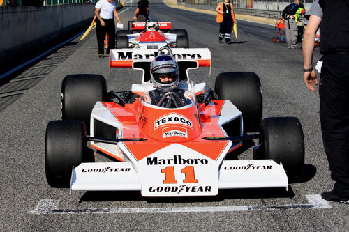 El McLaren M23 en cuarta fila