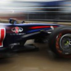 Mark Webber sale a pista en la jornada del viernes en Corea 2011