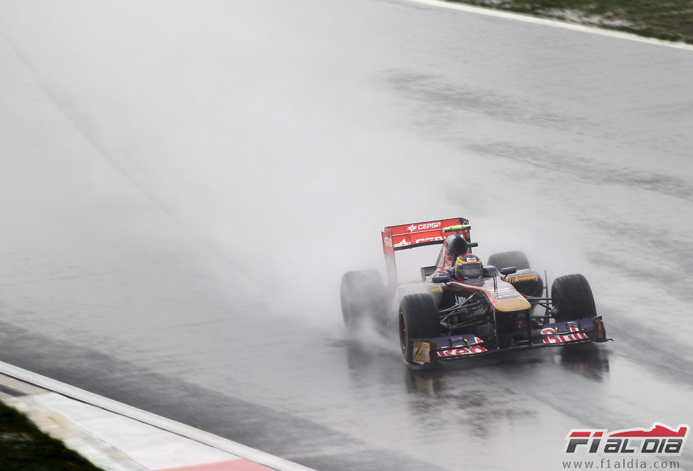 Jean-Eric Vergne con el STR6 en el GP de Corea 2011