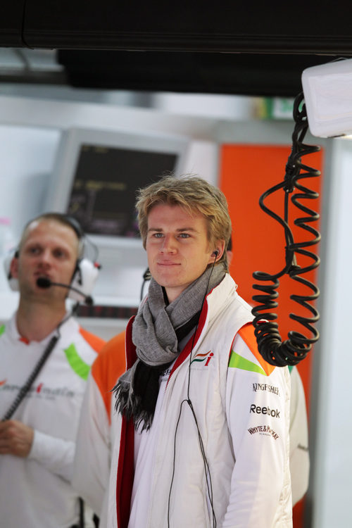 Nico Hülkenberg en el box de Force India en Corea