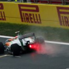 Paul di Resta en la pista mojada de Corea 2011