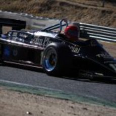 Bindels con el Lotus 87 en busca del podio