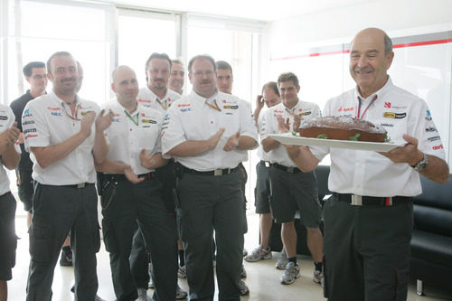 Todo Sauber felicita al patrón del equipo por su cumpleaños