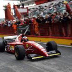 Gerhard Berger sale a pista con el Ferrari 412T2