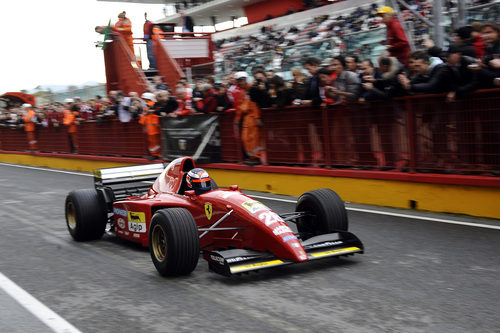 Gerhard Berger sale a pista con el Ferrari 412T2