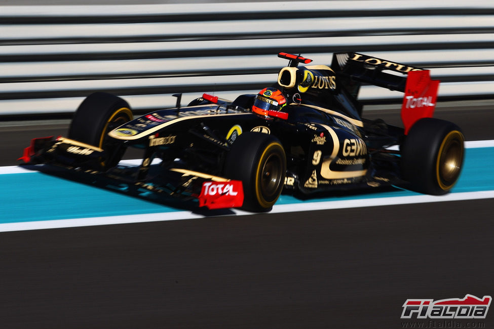Romain Grosjean se sube al R31 en los libres de Abu Dabi