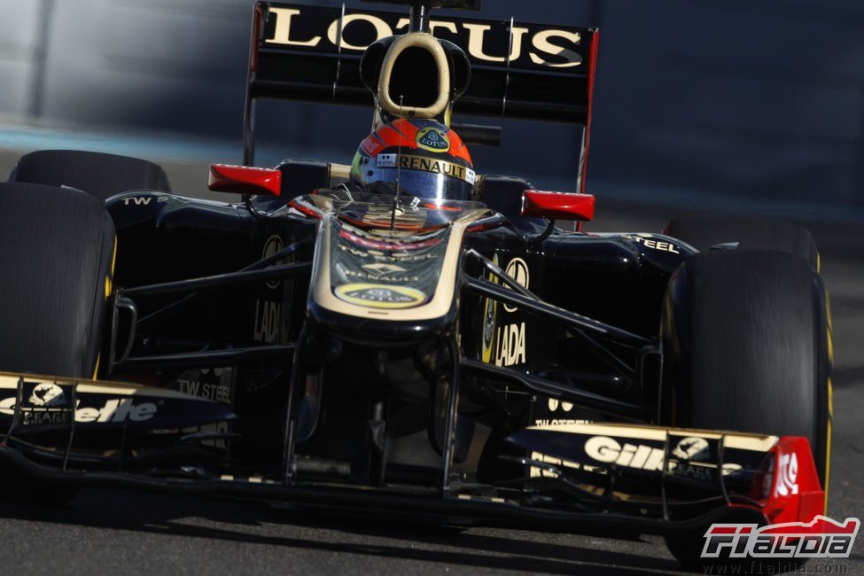 Lotus Renault GP dio la oportunidad a Romain Grosjean en Yas Marina
