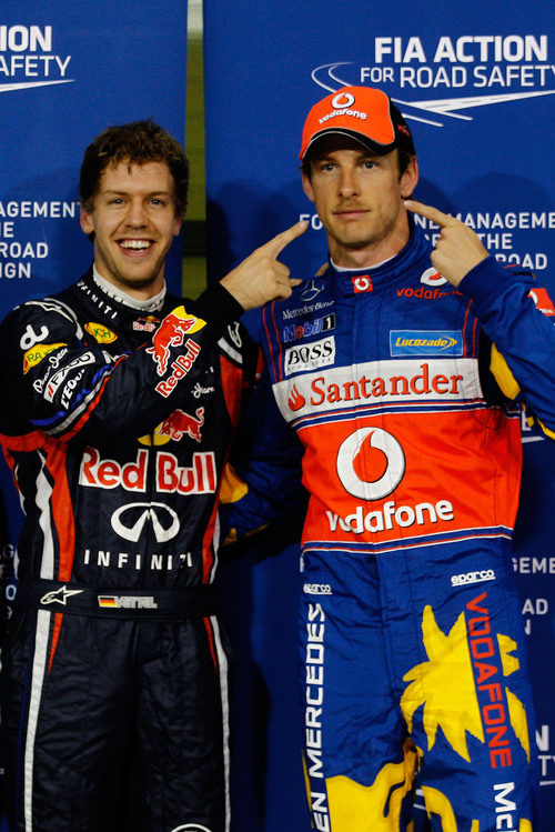 Vettel, Button y el bigote en Yas Marina