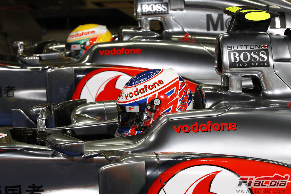 Los pilotos de McLaren se quedaron con las ganas de lograr la 'pole' en Yas Marina