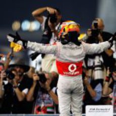 Lewis Hamilton se hace con la victoria en el GP de Abu Dabi 2011