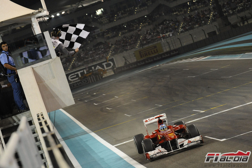 Segunda posición para Fernando Alonso en el GP de Abu Dabi 2011