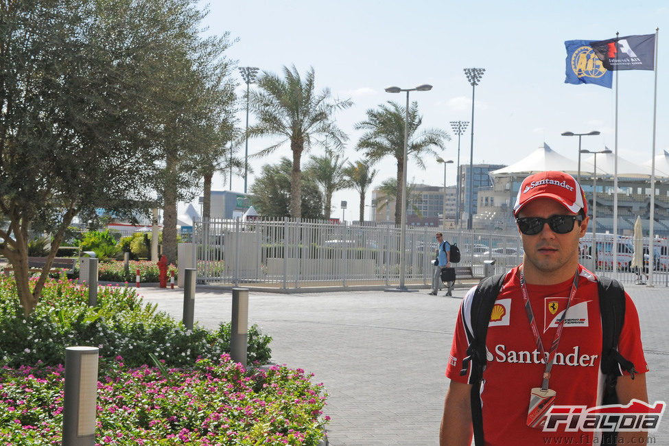 Felipe Massa llega al circuito de Yas Marina