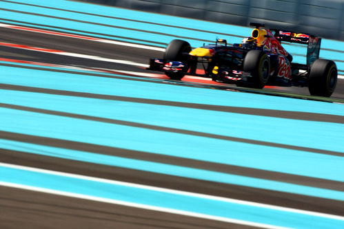 Jean-Eric Vergne rueda con el Red Bull en los test para jóvenes pilotos de Abu Dabi